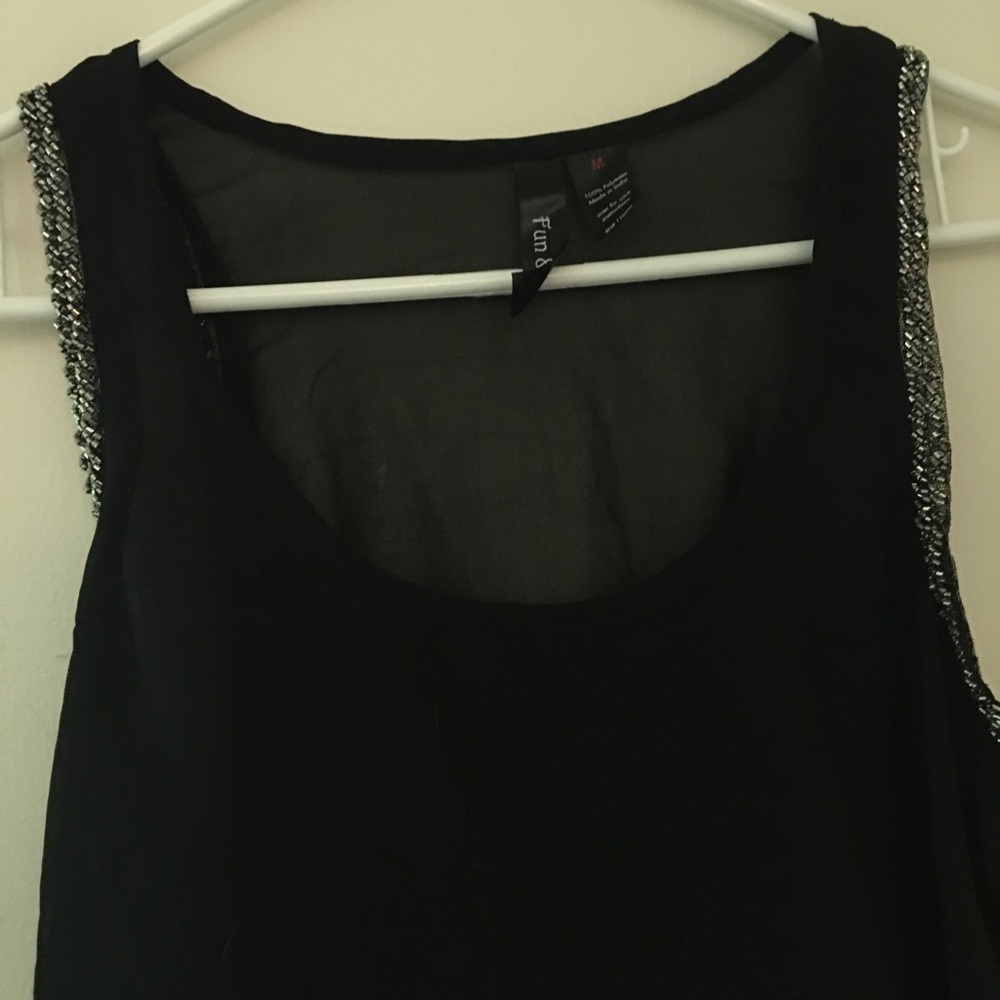 Black sleeveless silky blouse - Picture 2 of 3